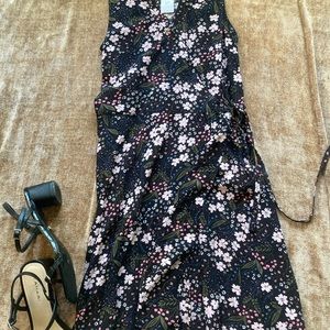 NWT. Loft outlet black floral print wrap dress, sz small. Adjustable tie waist.
